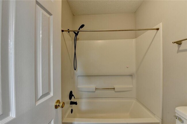 Building Photo - 3876 Meadow Creek Dr