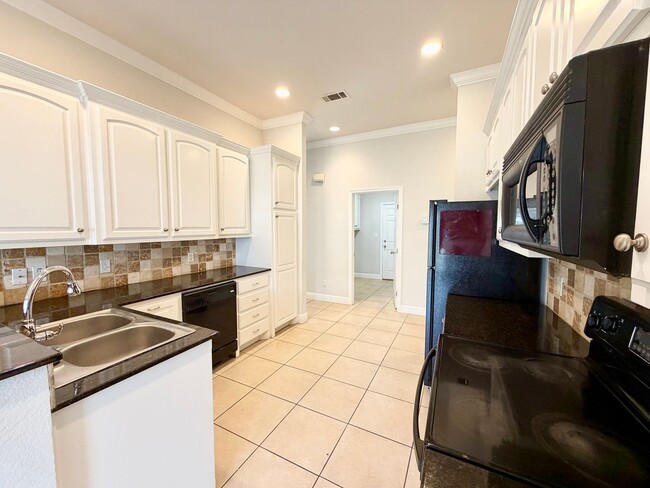 Building Photo - Spacious 3 Bed / 2 Bath Home in Midway ISD