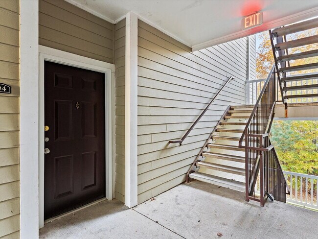 Building Photo - 704 Bristol Village Dr