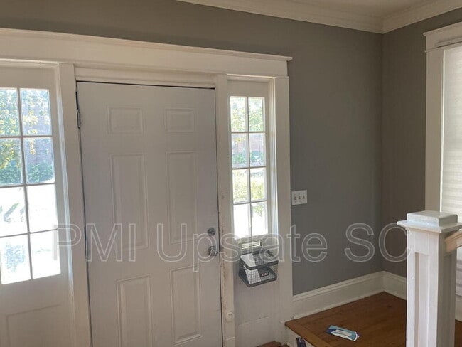 Building Photo - 181 N Fairview Ave