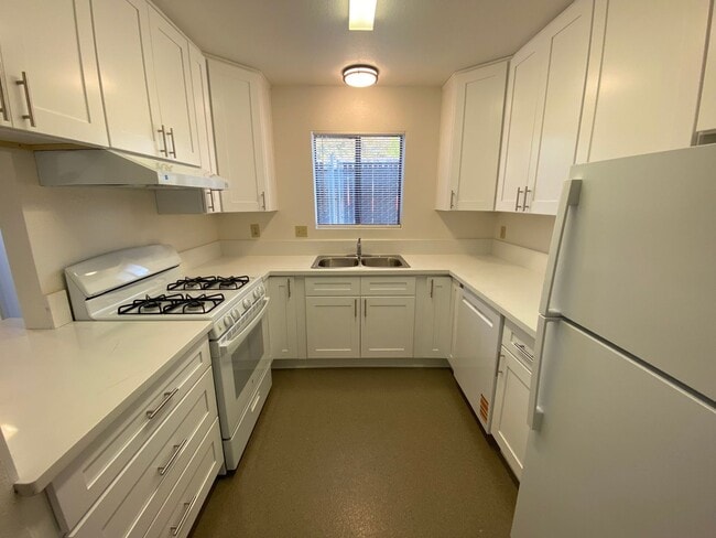 Building Photo - 9337 Musselman Dr