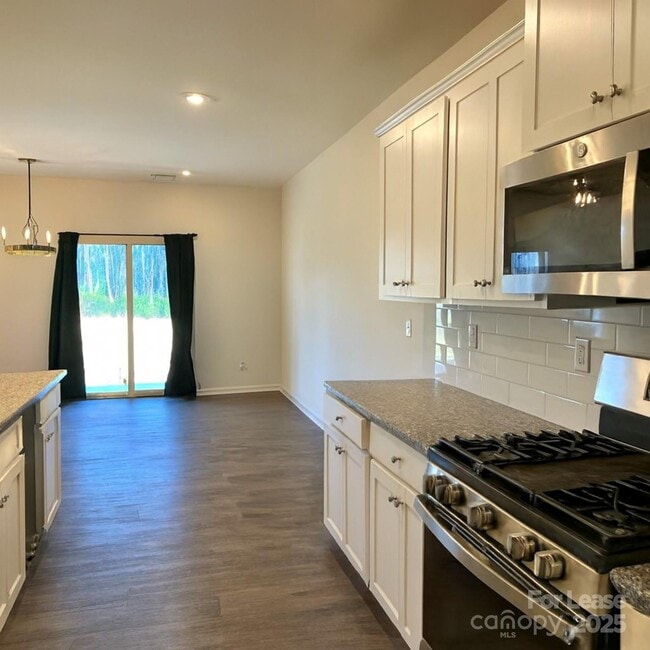 Building Photo - 2841 Yeager Dr NW