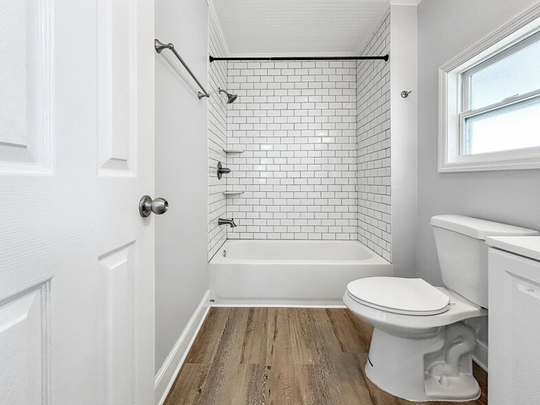 Private bathroom - 1307 E 17th Ave