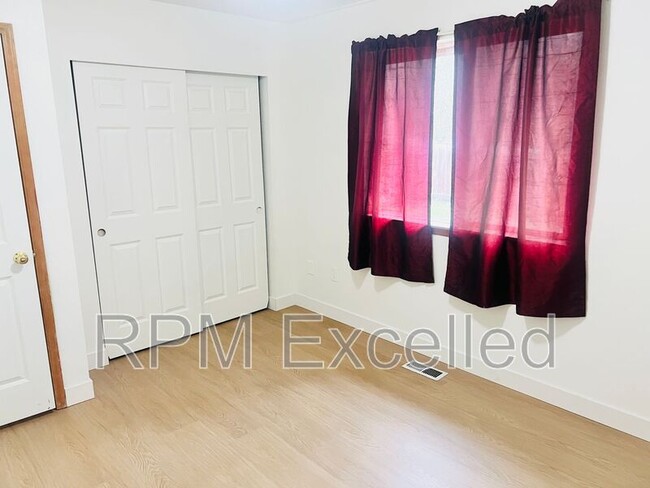 Building Photo - 31092 119th Ave SE