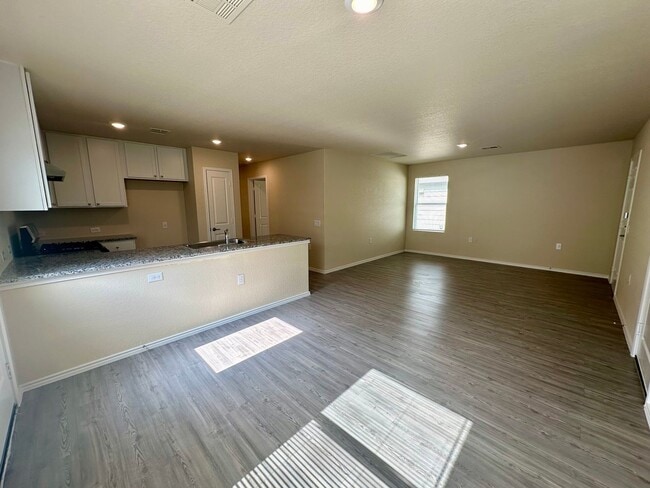 Building Photo - *Cozy 3/2 Single Story on Greenbelt* Gas C...