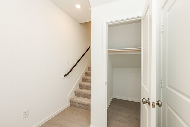 Building Photo - 2135 Salinas Dr
