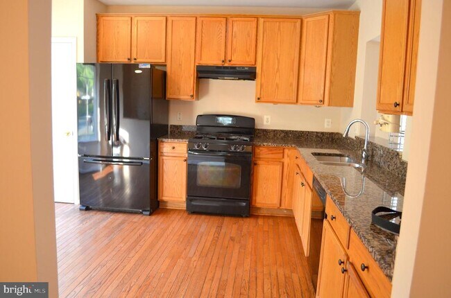 Building Photo - 43090 Sherbrooke Terrace