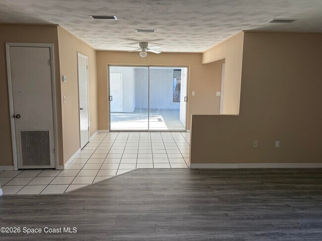 Building Photo - 965 Date Ave