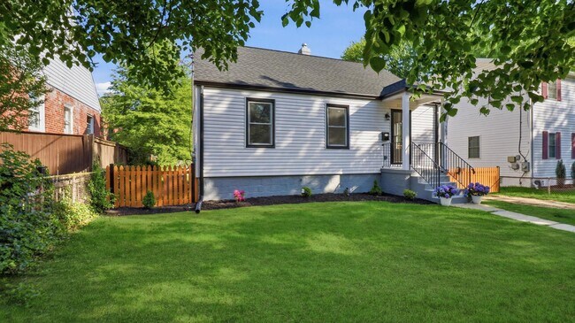 Building Photo - 5633 Jamestown Rd