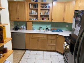 Building Photo - Charming 4 Bedroom-No Broker Fee