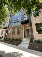 Building Photo - 1117 N Lombardy St