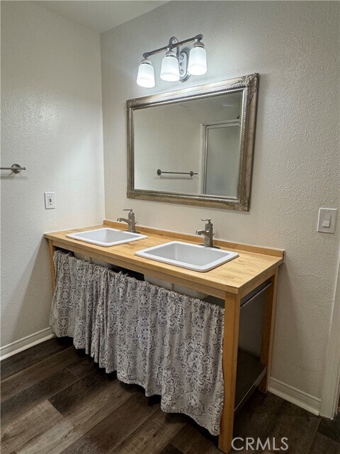 Building Photo - 400 E Patwood Dr