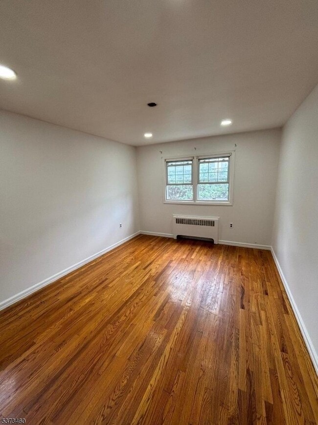 Building Photo - 80 Cedarhurst Ave