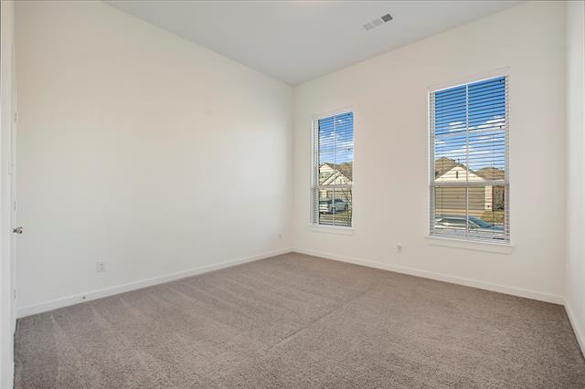 Building Photo - 2419 Doncaster Dr