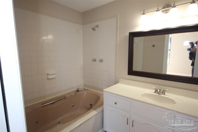 Building Photo - 4774 Gregg Ave