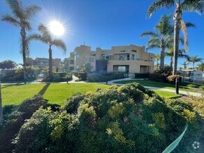 Building Photo - Beautiful first floor condo in Ocean Point...