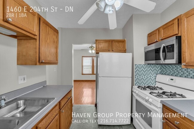 Building Photo - 1460 E 204th St