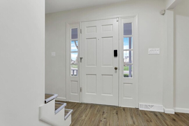 Building Photo - 3114 Kingswood Dr