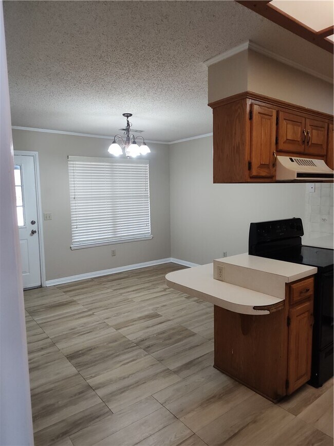 Building Photo - 218 Fox Run Pl