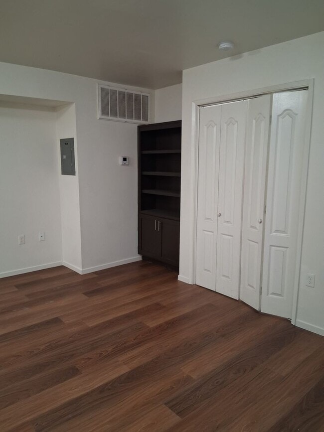 Building Photo - Great Condo for Rent!