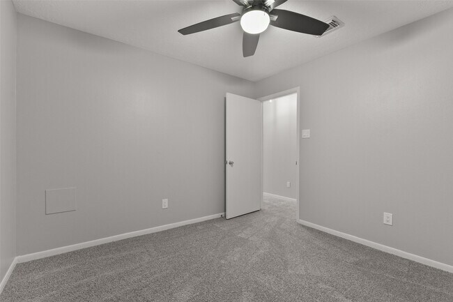 Building Photo - 16010 Cedar Gully Dr