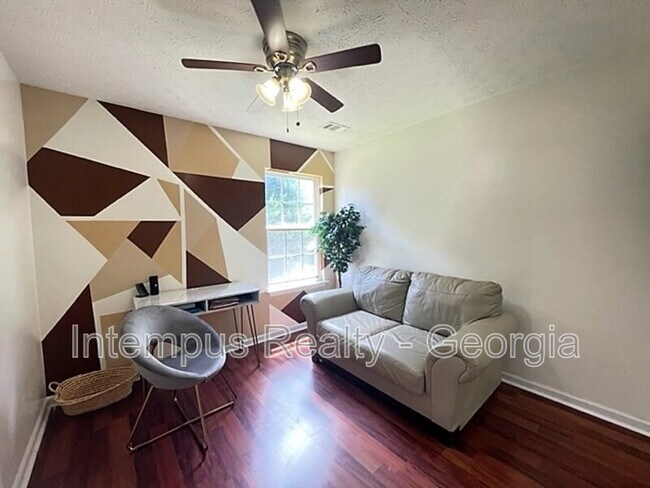 Building Photo - 238 Oak Grove Way