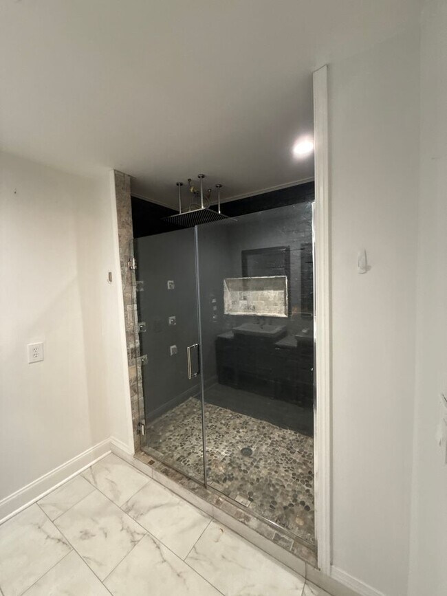 Building Photo - Updated Ranch Home with Luxury features!