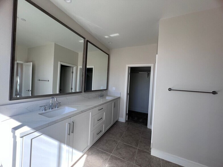 Building Photo - 128 Sugar Brush