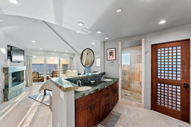 Building Photo - GORGEOUS CUSTOM BEACH HOME - Solimar Beach Colony