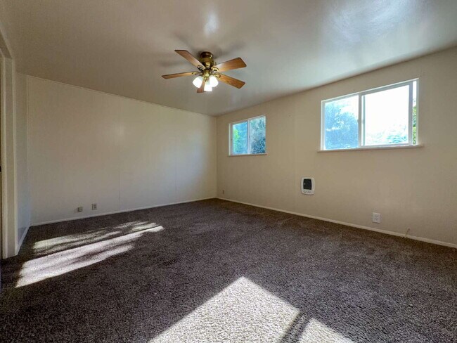Building Photo - No HOA!