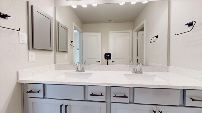 Building Photo - 8305 Greenleaf Ridge Way