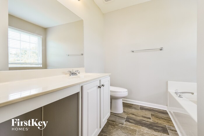 Building Photo - 44 Glenmaura Way NW