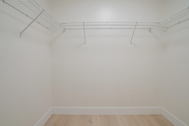 Building Photo - 1605 S US Hwy 1