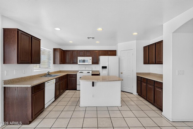 Building Photo - 7823 S 48th Ln
