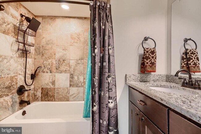 Building Photo - 1730 E Chase St