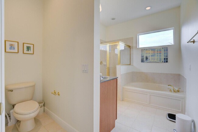 Building Photo - 12759 SE Old Cypress Dr