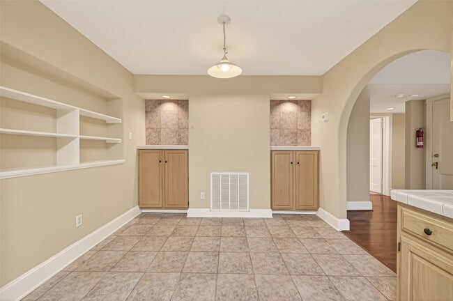 Building Photo - 1807 Crocker St