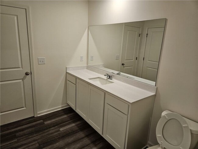 Building Photo - 326 Silverton Dr