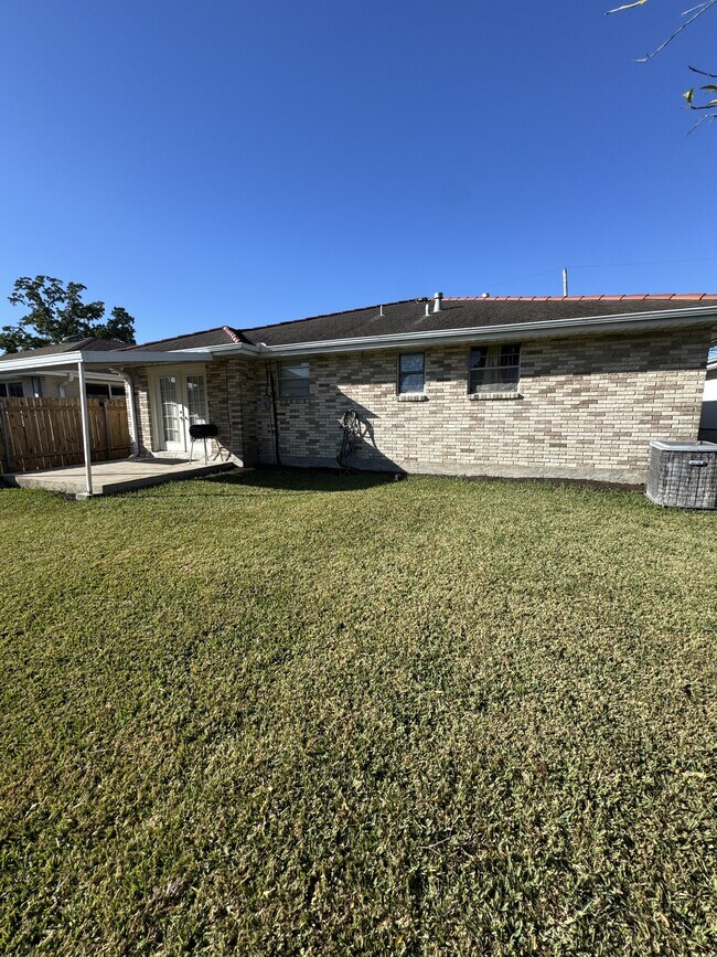 Building Photo - 1801 Carnation Ave