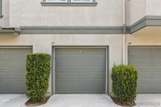Building Photo - 16915 Hutchins Landing