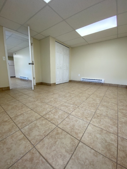 Building Photo - 420 North St