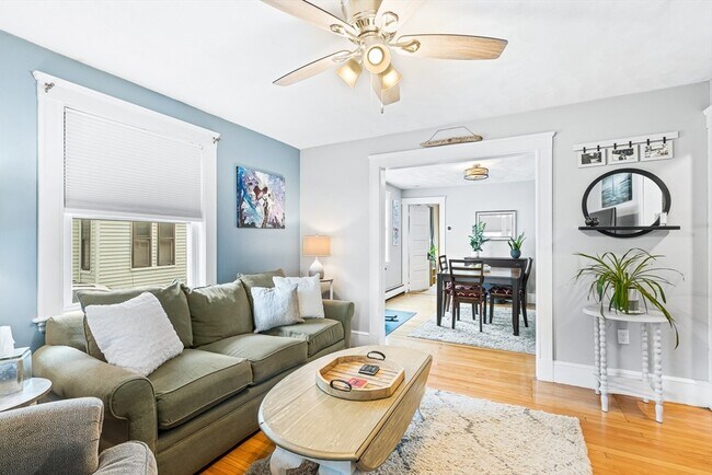 Building Photo - 31 E Foster St