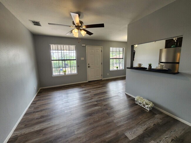 Building Photo - 3019 Corpus Christi St