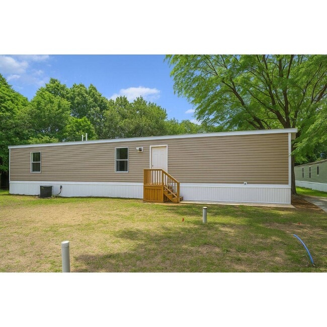 Primary Photo - 103 Hollyhock Ln