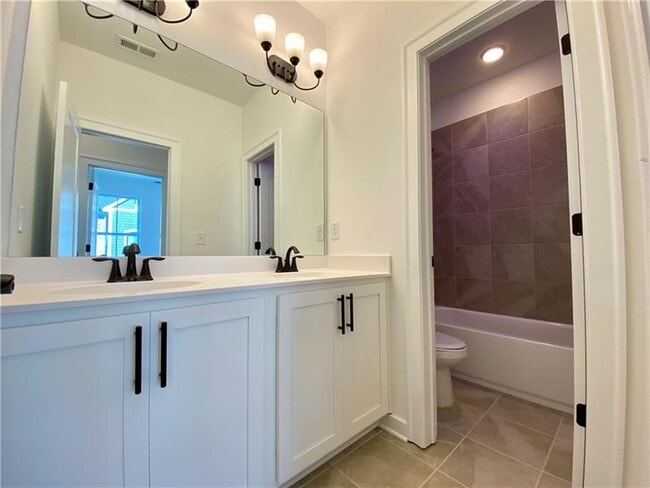 Building Photo - 435 Ashbury Dr