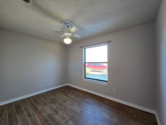 Building Photo - 1091 C R S