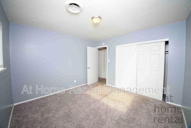 Building Photo - 4716 S Fulton Pl