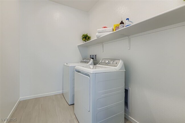 Building Photo - 1543 Hopeful Lark Ln