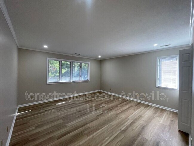 Building Photo - 115 Bent Tree Dr