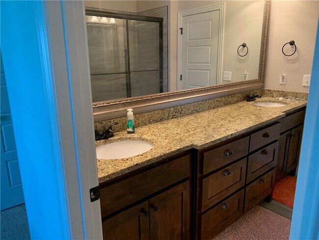 Building Photo - 3203 SW Joshua Ave